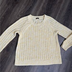 New! Gorgeous knit light sweater.